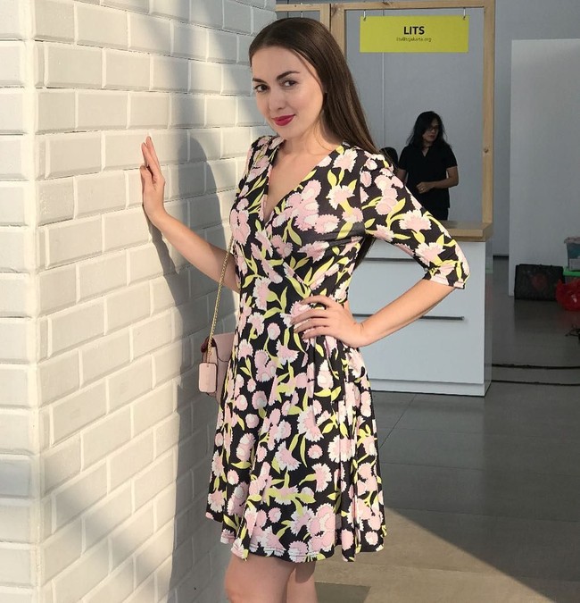 Rianti Cartwright menikah dengan suaminya Cassanova Alfonso Nainggolan pada 2010. Bintang film Ayat-ayat Cinta ini memutuskan pindah agama dari Islam ke Kristen. Foto: Instagram