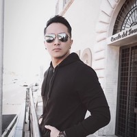 Setelah gagal dengan trik sulapnya, Demian pun memberikan klarifikasinya. Banyak netizen yang mencela dengan aksinya yang menggunakan stunstman atau pemeran pengganti yang malah berujung maut. Namun tak sedikit juga netizen yang memberikan dukungan untuk sang ilusionist itu. Di tengah suasana caci-mencaci dan saling membela, beberapa netizen malah salah fokus dengan ketampanan Demian. Foto: dok. Instagram (Demian)