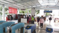 Hall baru yang sudah selesai dibangun itu adalah arah Kampung Melayu dan Casablanca. Sebelumnya hanya ada 1 hall yaitu yang mengarah ke Tebet Timur Raya