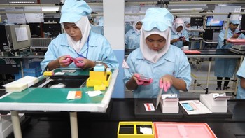Bahkan jumlah pekerjanya hanya untuk perakitan ponsel meningkat bisa meningkat jadi 3.000 seiring permintaan Xiaomi yang diprediksi semakin meningkat. Foto: Xiaomi