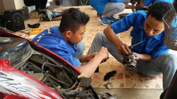 Dalam sehari, ada sekitar 40 motor yang diperbaiki