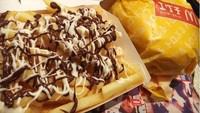 Kentang goreng biasanya disantap dengan garam atau saus. Di Jepang, disantap menggunakan selai cokelat dan mayonmaise diatasnya. Camilan ini menjadi favoritnya warga Jepang. Foto: Istimewa
