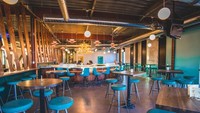 Restoran ini dibangun oleh perusahaan yang berbasis di Denver, Punch Bowl Social (Punch Social Media)