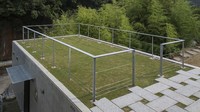 Bagian atas bangunan tak disia-siakan. Area seluas 64 kaki persegi (sq ft) di bagian atas bangunan dijadikan area outdor yang bisa jadi tempat santai yang menyenangkan dengan pemandangan langsung ke arah bukit dan sungai. Istimewa/Inhabitat.