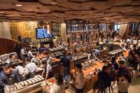 Wow, Kini Shanghai Punya Gerai Starbucks Terbesar di Dunia!