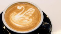 Cantiknya hidangan kopi yang diseruput Jokowi. Raos pisan euy... ujar Jokowi di akun Instagramnya. (Foto: Biro Pers Setpres)