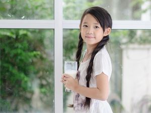 Bunda, Simak Cara Pilih Susu yang Tepat Agar Anak Tak Mudah Sakit