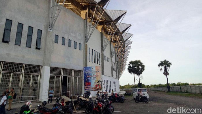 Calon markas PSM Makassar, Stadion Barombong, ambruk akhir pekan lalu.