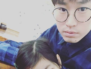 So Sweet Banget! Kedekatan Rapper Tablo dengan Putrinya