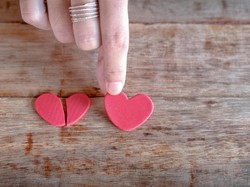 Mantan Sudah Menyakiti Hati, Akankah Dia Dapat Karmanya?