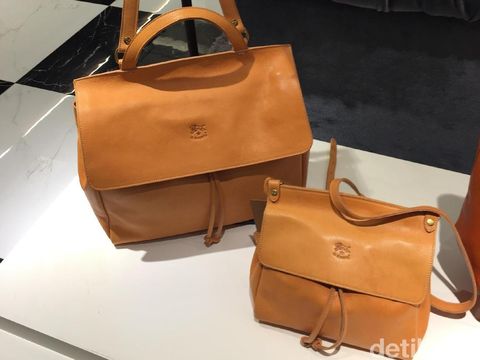 il bisonte rilis tas kulit premium unisex bergaya kontemporer il bisonte rilis tas kulit premium unisex bergaya kontemporer