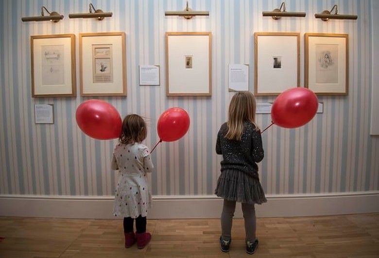 Suka Winnie the Pooh? Pameran Karya AA Milne Hadir di London Foto: V&A London Suka Winnie the Pooh? Pameran Karya AA Milne Hadir di London Foto: V&A London