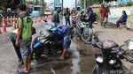 Terjang Banjir Rob Muara Baru, Puluhan Motor Mogok