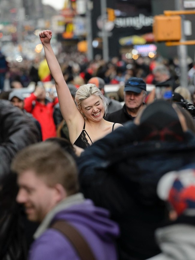 Dunia fashion dan media telah berubah di mana setiap orang bisa merasa terlibat dan YA cantik karena menjadi dirimu sendiri, tulis Khrystyana di caption foto Instagram. Foto: Instagram