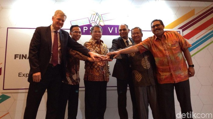 Penandatanganan pembiayaan satelit PSN VI (detikINET/Agus Tri Hartanto) Penandatanganan pembiayaan satelit PSN VI (detikINET/Agus Tri Hartanto)