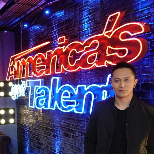 Demian pernah menampilkan aksi sulap dengan dikubur hidup-hidup selama puluhan jam. Penampilannya lainnya yang menghebohkan saat tampil di Americas Got Talent. Foto: dok. Instagram (Demian)