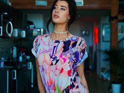 Matanya Beda Warna, Model Cantik Ini Pukau Netizen