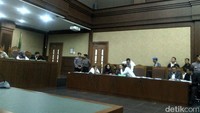 Saat sidang, Andika menyampaikan permohonan maaf terkait kasus gagal berangkatnya para jemaah. Di hadapan para jemaah yang hadir dalam sidang, Andika berjanji memberangkatkan para jemaah