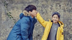 So Sweet Banget! Kedekatan Rapper Tablo dengan Putrinya