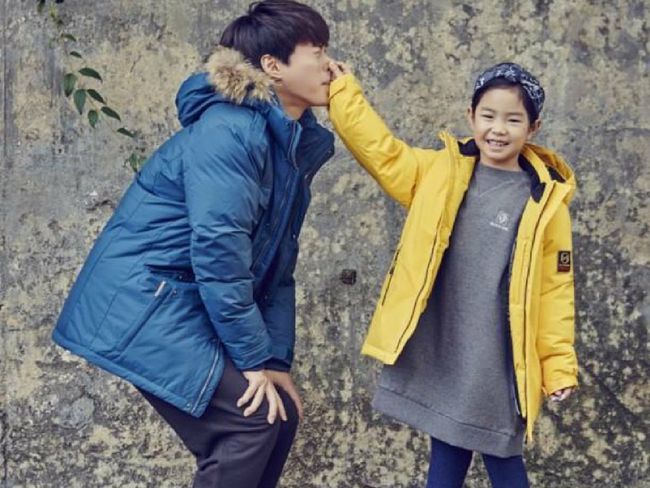 So Sweet Banget! Kedekatan Rapper Tablo dengan Putrinya