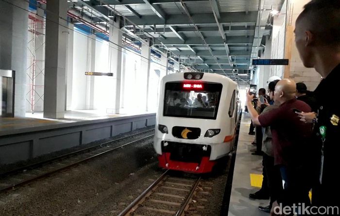 Jajal Kereta Bandara, dari Sudirman Baru ke Stasiun 