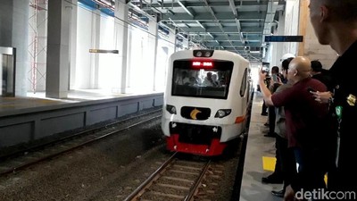 Jajal Kereta Bandara, dari Sudirman Baru ke Stasiun Bandara 54 Menit