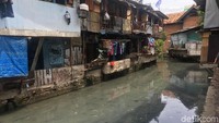 Yuk dijaga agar kondisi kali tetap bersih sesuai hasil kerja keras pasukan oranye (Foto: Indra Komara/detikcom)