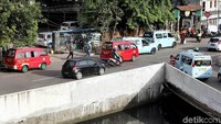Uji coba digelar di kawasan yang padat kendaraan akibat banyaknya angkot mangkal.