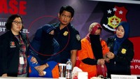 22 Agustus 2017. Anniesa Hasibuan tampak mengenakan cadar untuk menutupi wajahnya. (Foto: Rengga Sancaya/detikcom)  