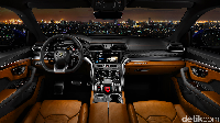 Interior mobil Lamborghini Urus. Tema heksagonal Lamborghini bisa kita lihat di seluruh elemen interior mulai dari ventilasi udara, sampai gagang pintu, bahkan sampai cup holder. Foto: Lamborghini