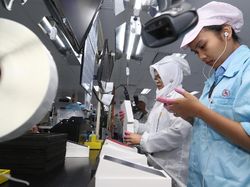 Mengintip Pabrik Perakitan Ponsel Xiaomi di Batam