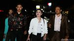 Aksi Saling Lapor Antara Dewi Persik dan Petugas Trans Jakarta