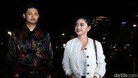 Ia tiba pada pukul 19.30 WIB untuk melaporkan petugas TransJakarta, Harry Maulana Saputra atas pencemaran nama baik. Pool/Ismail/detikFoto.