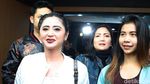 Aksi Saling Lapor Antara Dewi Persik dan Petugas Trans Jakarta