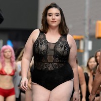 Tubuh ramping dan seksi para model Victorias Secret membuat tak sedikit wanita merasa rendah diri. Padahal, semua wanita cantik dalam ukuran dan bentuk tubuh apapun. Itulah yang coba disampaikan Khrystyana, seorang aktivis BodyPositive. Foto: Instagram