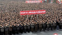 Warga berkumpul di Kota Nampo dan Rason di selatan Provinsi Jagang. (Foto: Dok. KCNA via Reuters)