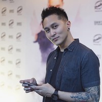 Benar juga kata netizen bahwa wajah Demian memang kinclong.  Foto: dok. Instagram (Demian)