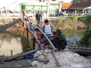 Jembatan Alternatif Ini Dibangun Permudah Aktivitas Warga Lamongan