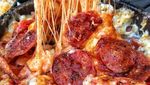 Coba Lihat! 10 Makanan Ini Dipenuhi Lelehan Keju Mulur Menggiurkan
