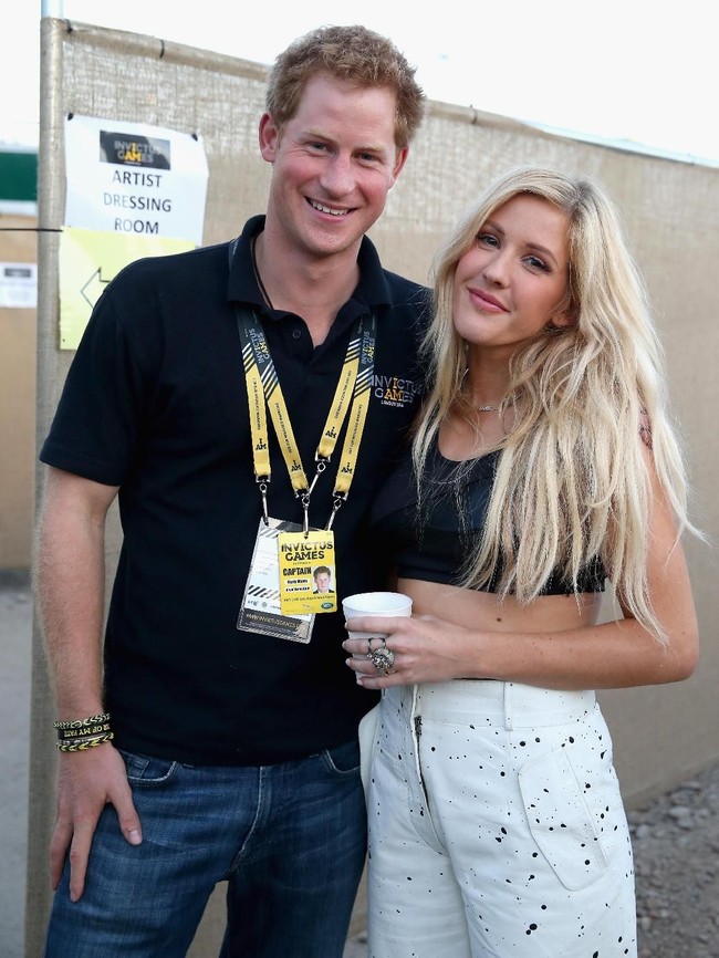 Satu lagi penyanyi ternama yang kabarnya pernah dekat dengan Pangeran Harry. Rumornya, Pangeran Harry sering menghabiskan waktu bersama Ellie Goulding, bersantai dalam satu selimut dan sempat terlihat berciuman. (Foto: Getty Images)