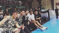 Di sela kesibukan, Bams juga kerap tertangkap kamera sedang bermain bola basket bersama teman-temannya. (Foto: Instagram @bams_1606)