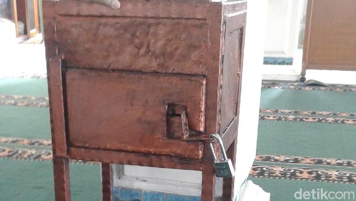 Masjid Al-Falah lokasi kotak amal dibobol pria berbaju loreng