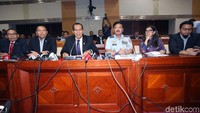 Setelah melaksanakan proses uji kepatutan dan kelayakan, Komisi I DPR memberikan persetujuan terhadap Marsekal TNI Hadi Tjahjanto menjadi Panglima TNI, kata Ketua Komisi I DPR Abdul Kharis Almasyhari di ruang rapat Komisi I DPR, Senayan, Jakarta, Rabu (6/12/2017).