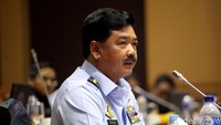 Saat diuji di DPR, Marsekal Hadi menyoroti 5 hal mulai dari terorisme hingga Laut China Selatan. Fit and proper test kemudian dilanjutkan tertutup untuk sesi pendalaman (Foto: Lamhot Aritonang)
