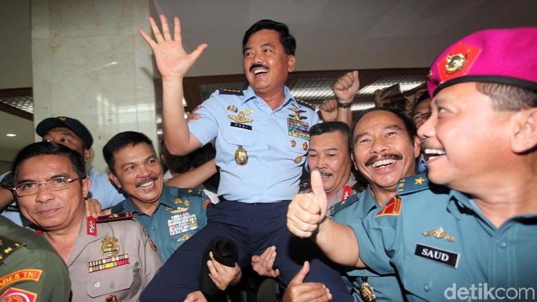 Jokowi Tunggu DPR untuk Lantik Marsekal Hadi Jadi Panglima TNI Jokowi Tunggu DPR untuk Lantik Marsekal Hadi Jadi Panglima TNI