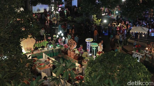 Suasana resepsi pernikahan di Lawang Sewu Semarang.