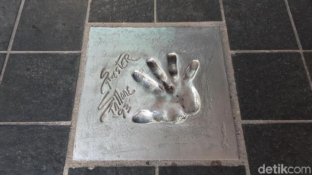 Beberapa cap tangan dari selebriti dunia di Cannes (Afif Farhan/detikTravel)