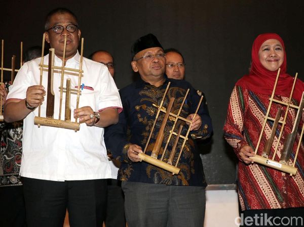 Khofifah Indar Parawansa Buka Pameran Badiklit Pensos Expo 2017