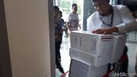 Begini tebalnya berkas perkara Setya Novanto