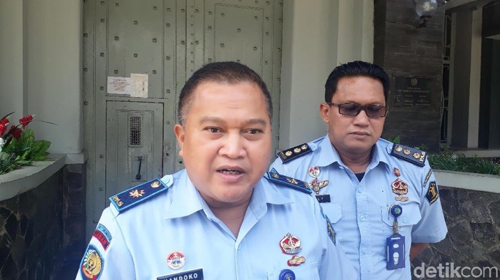 Bupati Rohul dan Eks Ketua DPRD Riau Huni LP Sukamiskin Sore Ini